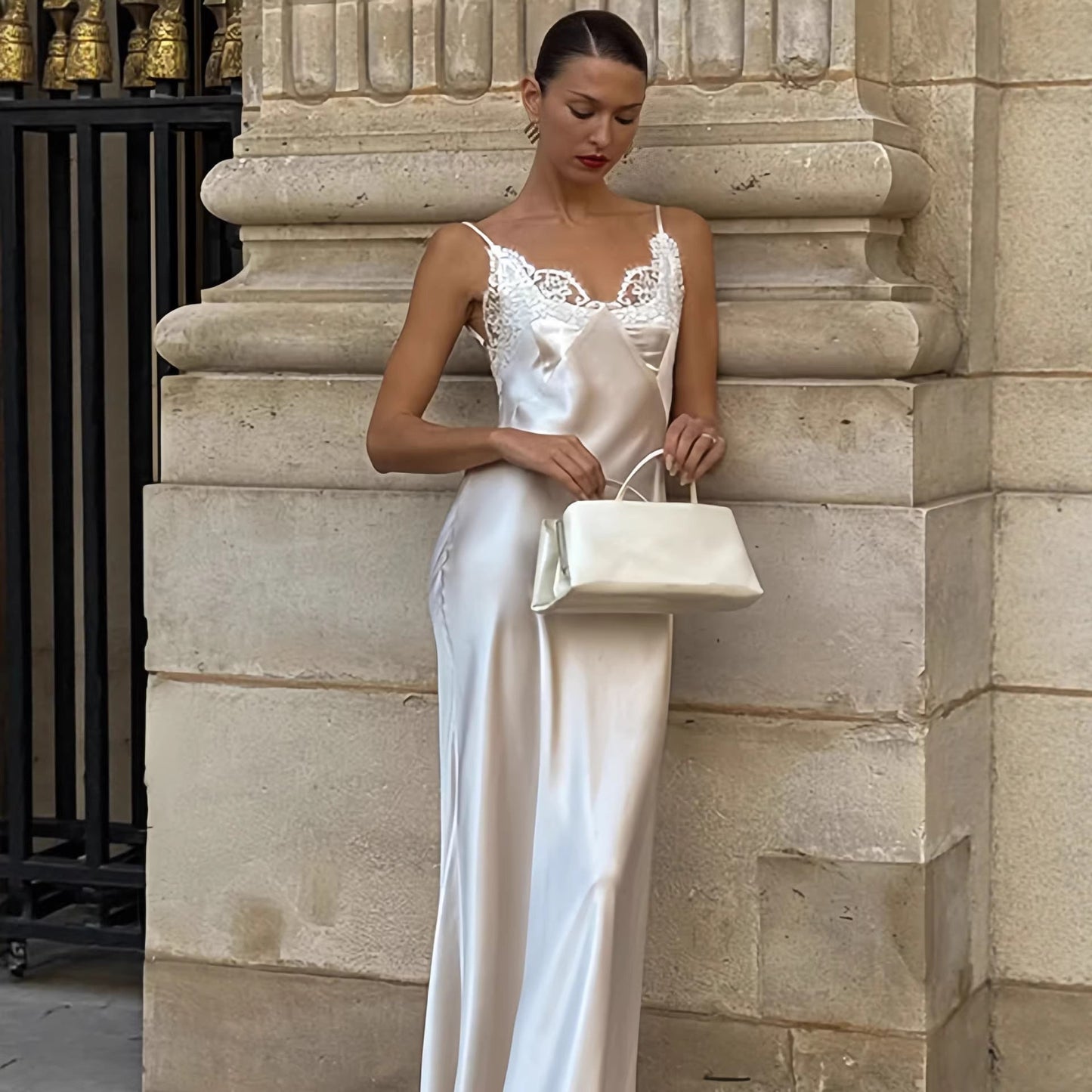 Damen Satin Maxikleid Spitzenbesatz schmal Eveloria