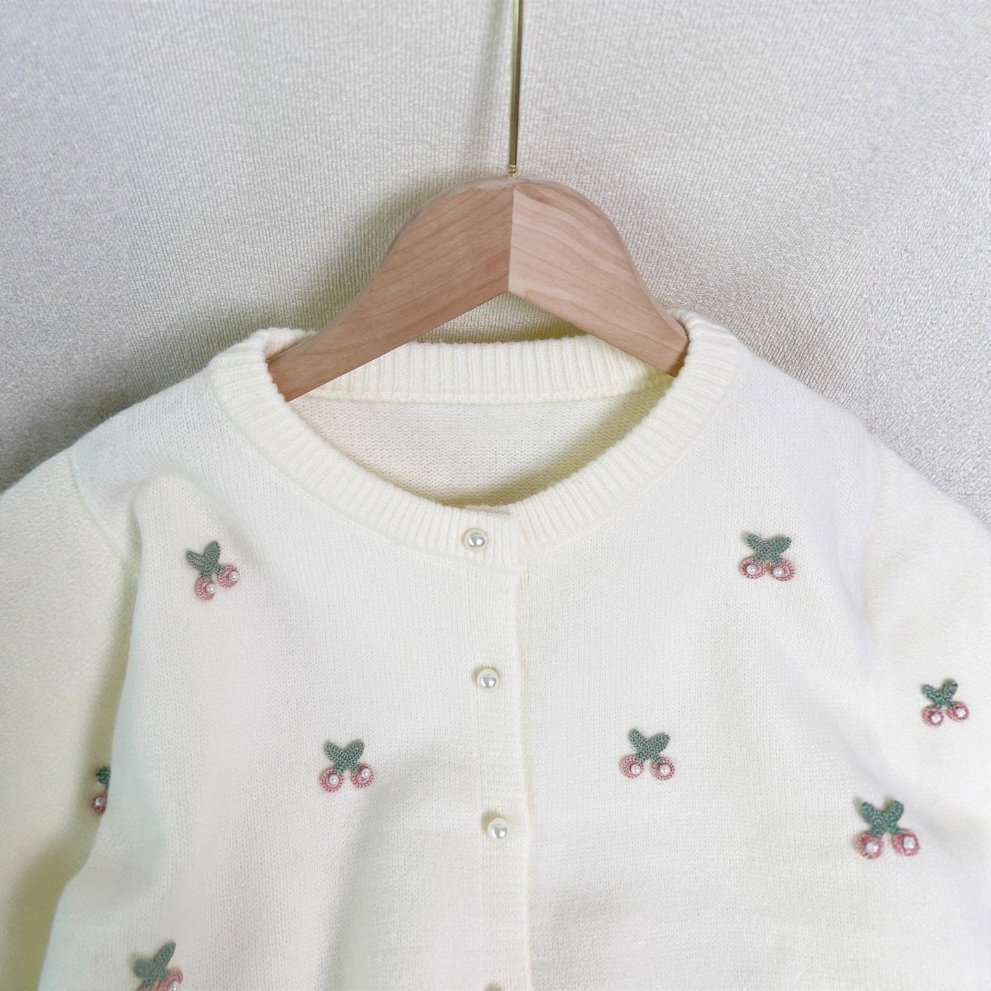 Damen Strickcardigan Blumenstickerei Fein