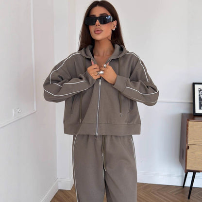 Damen Sportliches Jogging-Set mit Kapuze und Streifen Schwarz - Eveloria