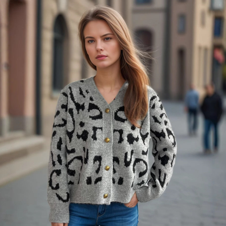 Damen Strickjacke Animalmuster Goldknöpfe Beige - Eveloria