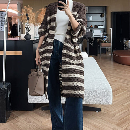 Damen Strickjacke mit breiten Streifen und Taschen