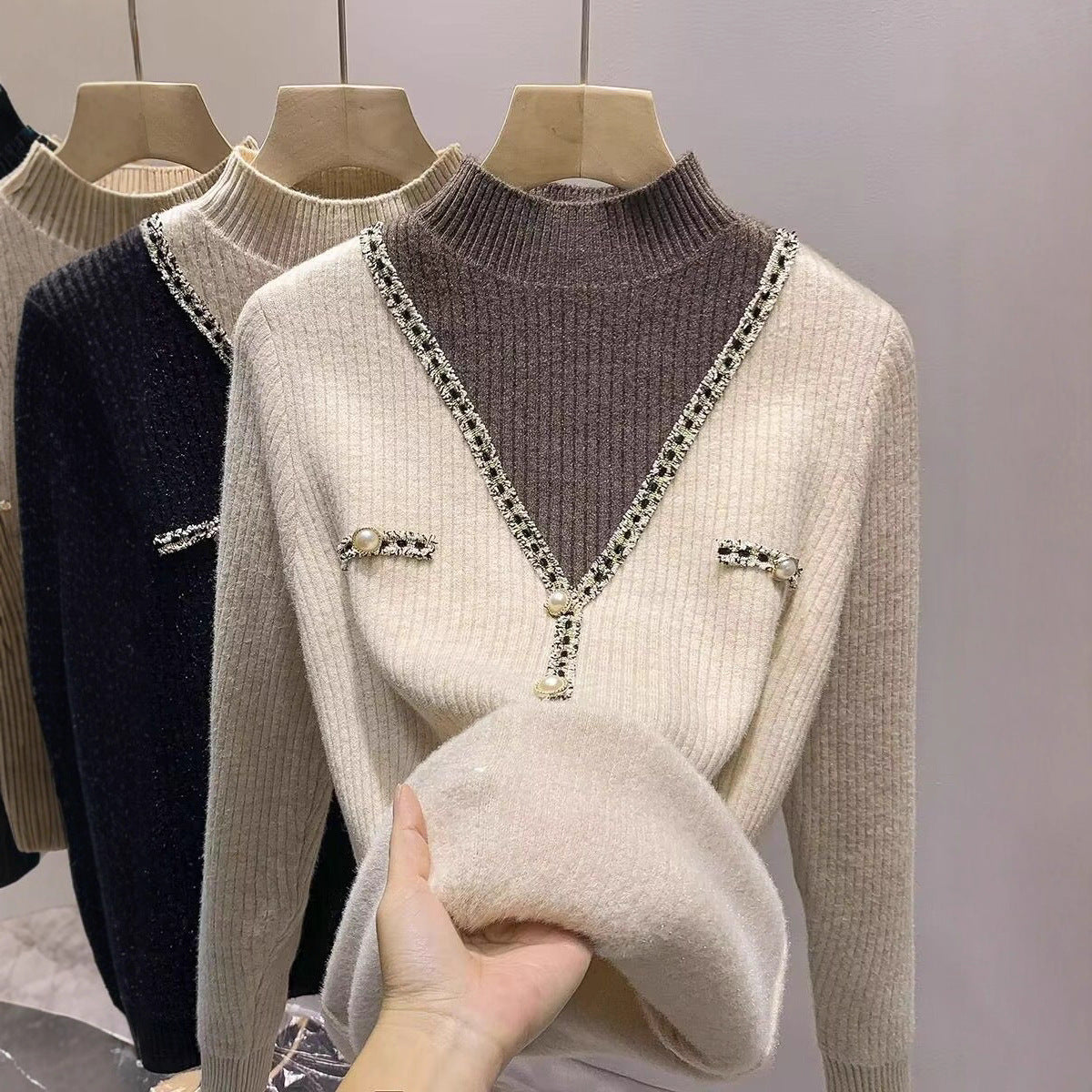 Damen V-Pullover mit Schimmer-Details und Knöpfen Eveloria