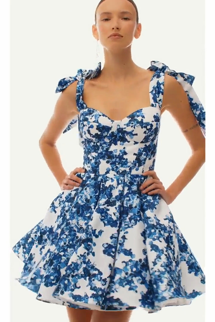 Damen Mini-Kleid Floralmuster Spitzenärmel Eveloria