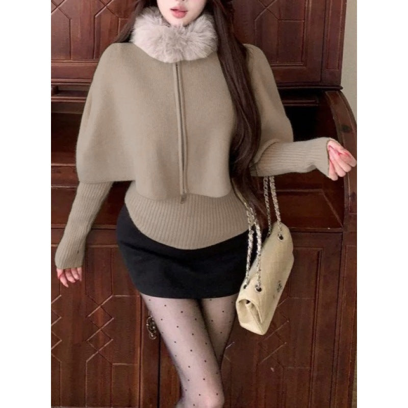 Damen Strickcape mit abnehmbarem Pelzkragen