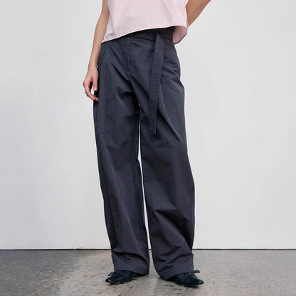 Damen Weite Stoffhose mit Ton-in-Ton Gürtel