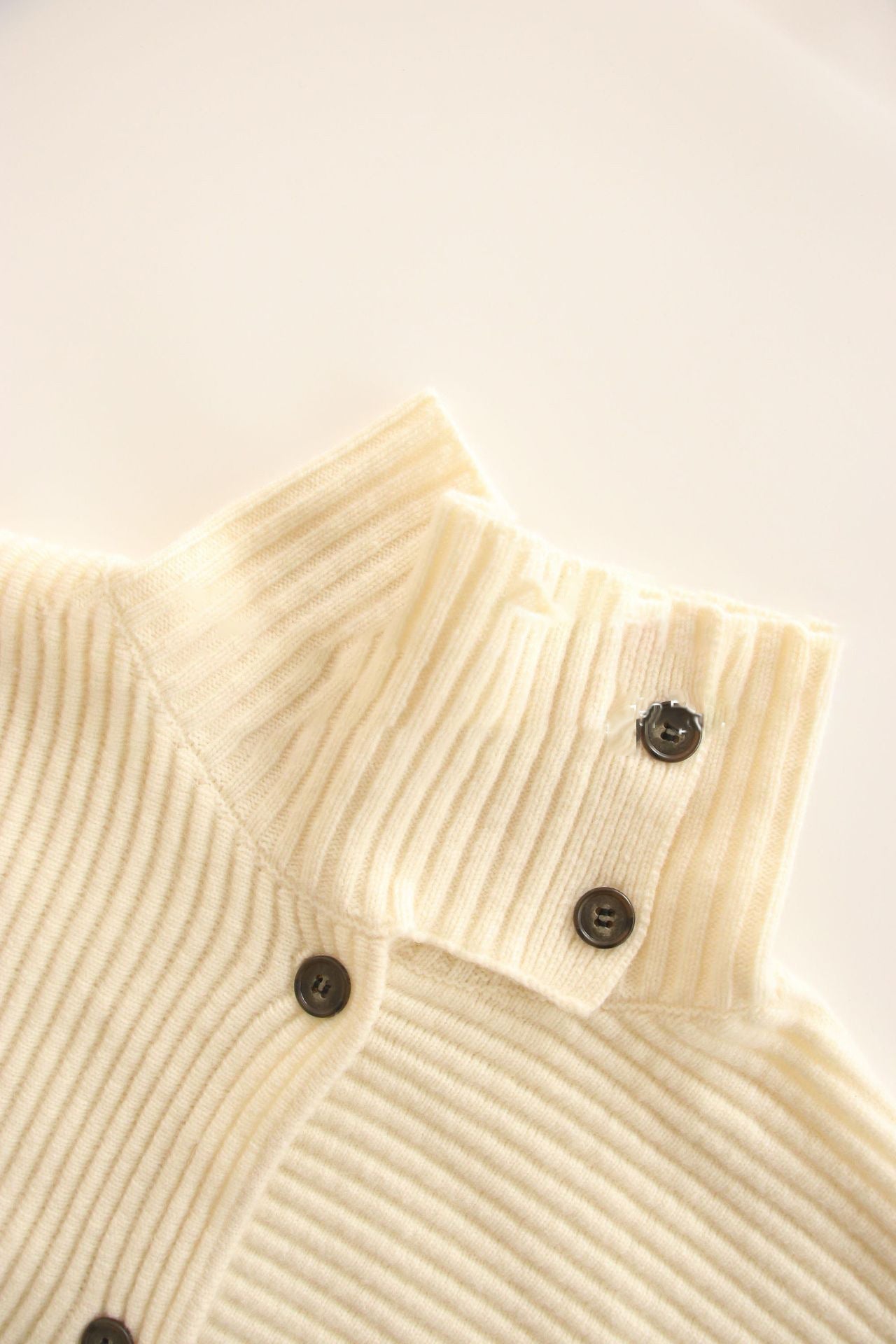 Damen Grobstrickcardigan Hochkragen Knopfleiste Beige
