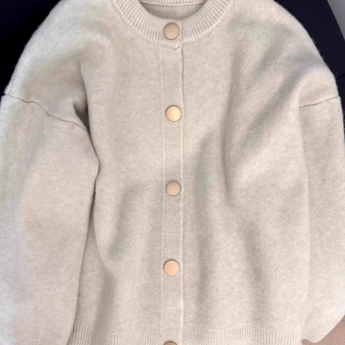 Damen Strickjacke Flauschig Große Knöpfe Grau Eveloria
