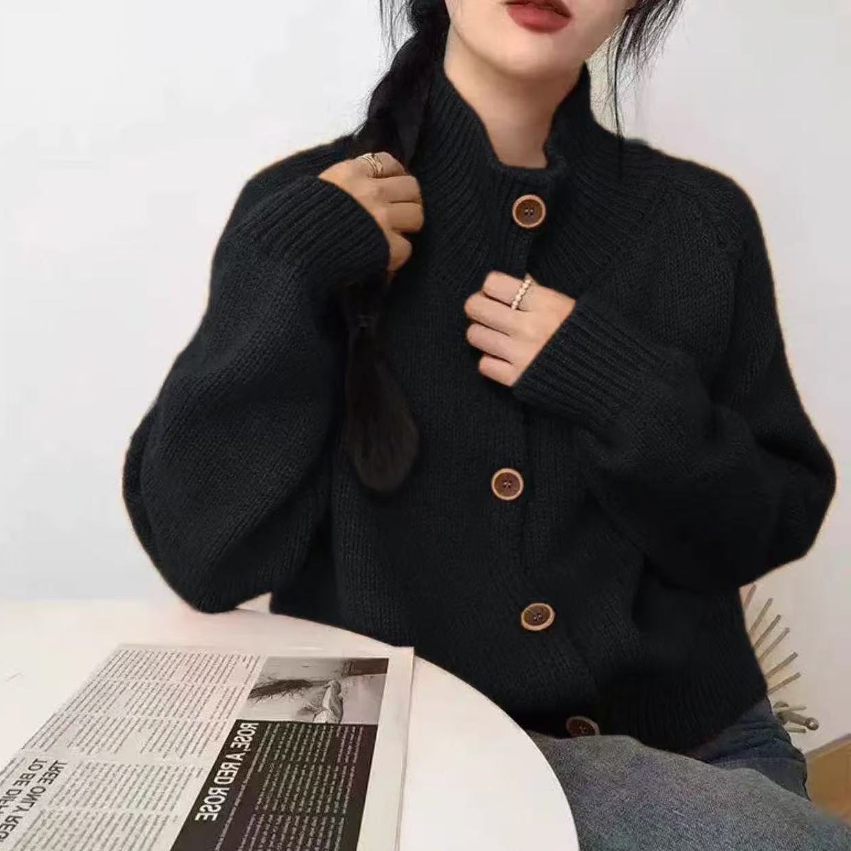 Damen Strickjacke Hochkragen Knopfdesign