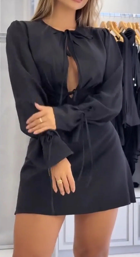 Damen Mini-Kleid Tiefes Dekolleté Ärmelverzierungen Eveloria