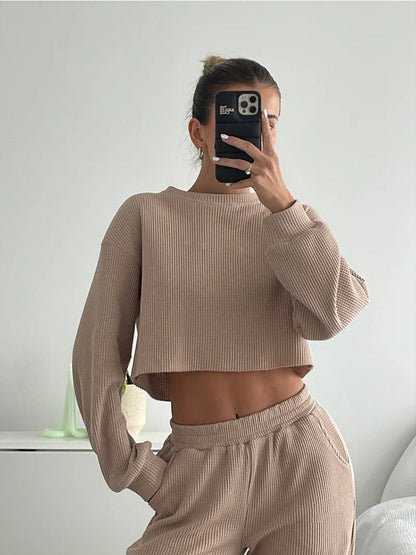 Damen Set Cropped Sweatshirt Weite Hose Eveloria