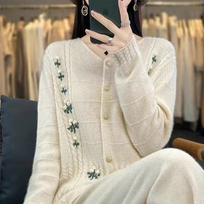 Damen Strickjacke Florale Stickereien Eveloria