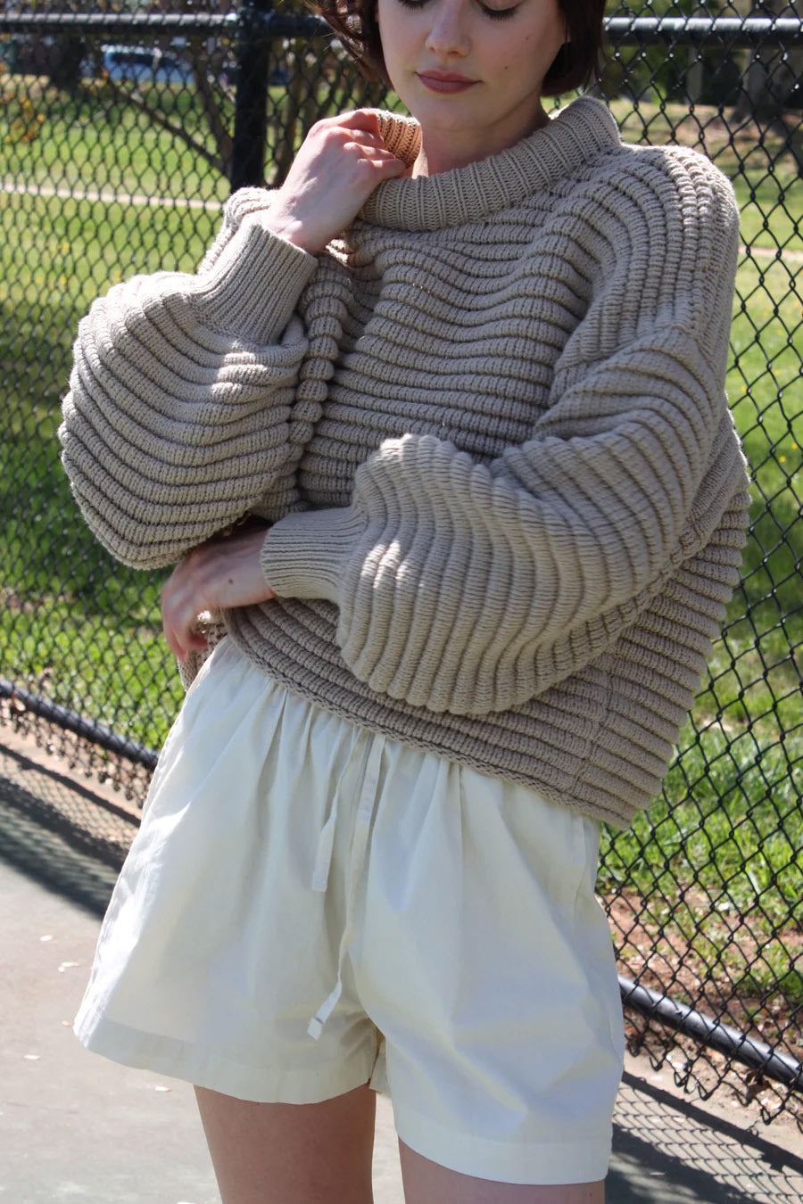 Damen Strickpullover Hohler Kragen Breite Rippbündchen Beige