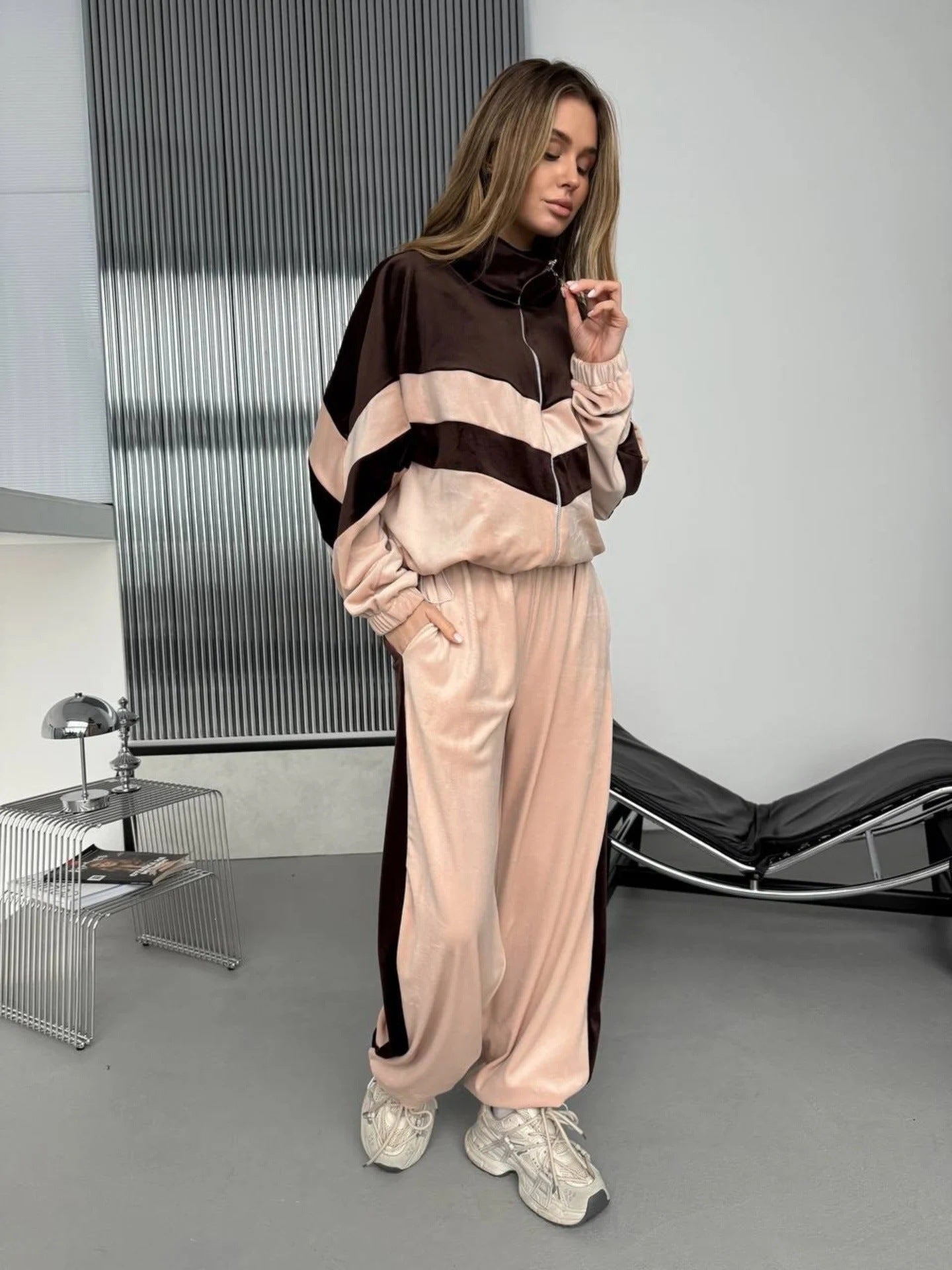 Damen Veloursjacke Elastisch Hochkragen Eveloria