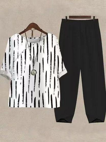 Damen Freizeit Set mit Streifen Oberteil und bequemen Hosen
