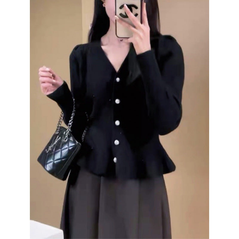 Damen Strickjacke mit Knöpfen und Taillierung Elegantes Design