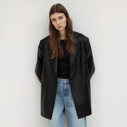 Damen Oversized Kunstlederblazer Eveloria wird zu:
Eveloria Damen