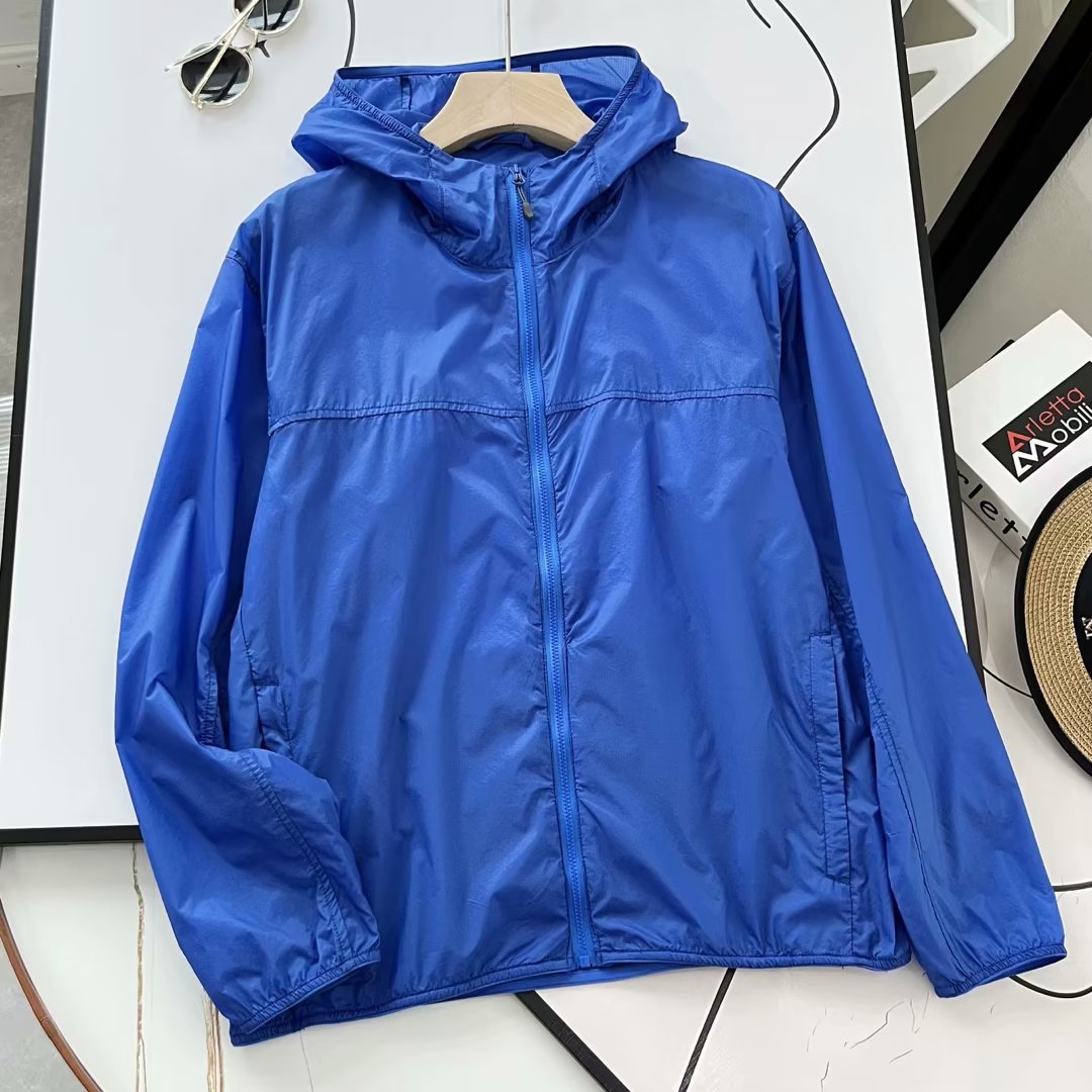 Damen Leichte Sportjacke mit Kapuze Eveloria wird zu:
Eveloria Damen