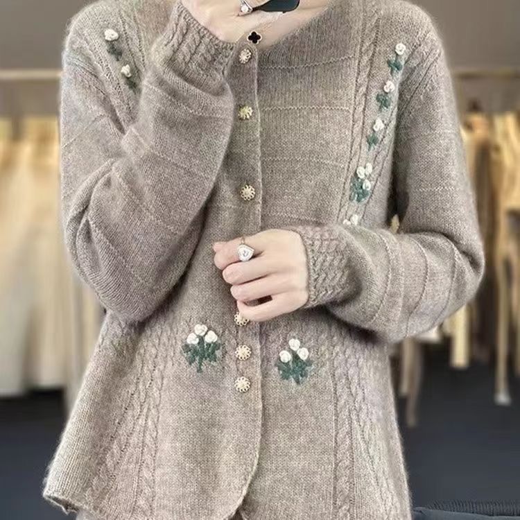Damen Strickjacke Florale Stickereien Eveloria