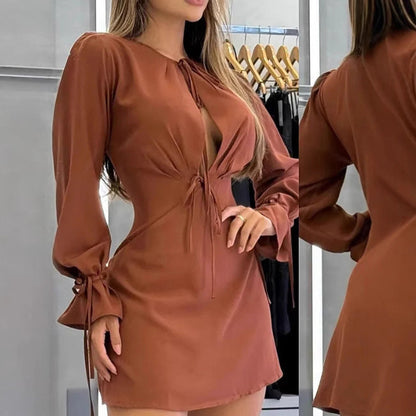 Damen Mini-Kleid Tiefes Dekolleté Ärmelverzierungen Eveloria - Eveloria