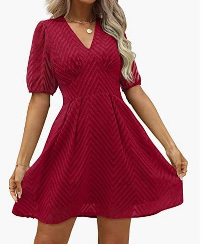 Damen Kleid mit gepufften Ärmeln und V-Ausschnitt Eveloria