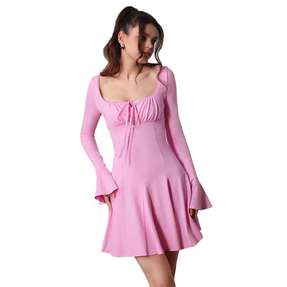Damen Kleid mit tiefem Ausschnitt und Volantärmeln Eveloria