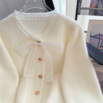 Damen Cardigan Flauschig Schleifenkragen Dekorative Knöpfe Eveloria