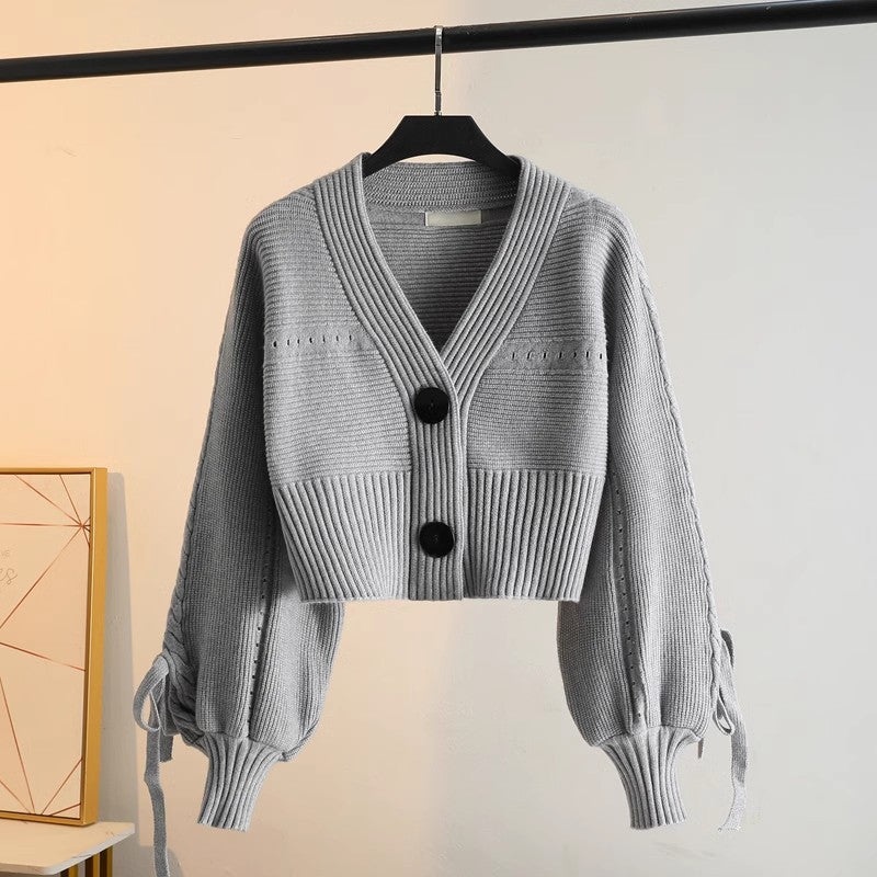 Damen Cropped Cardigan mit Knöpfen und Rippstruktur Schwarz - Eveloria