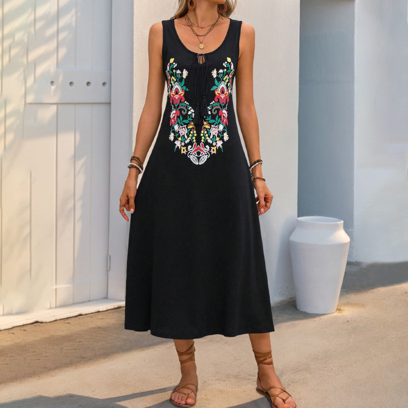 Damen Maxikleid mit Blumenapplikationen und Verstellbarem Gürtel - Eveloria