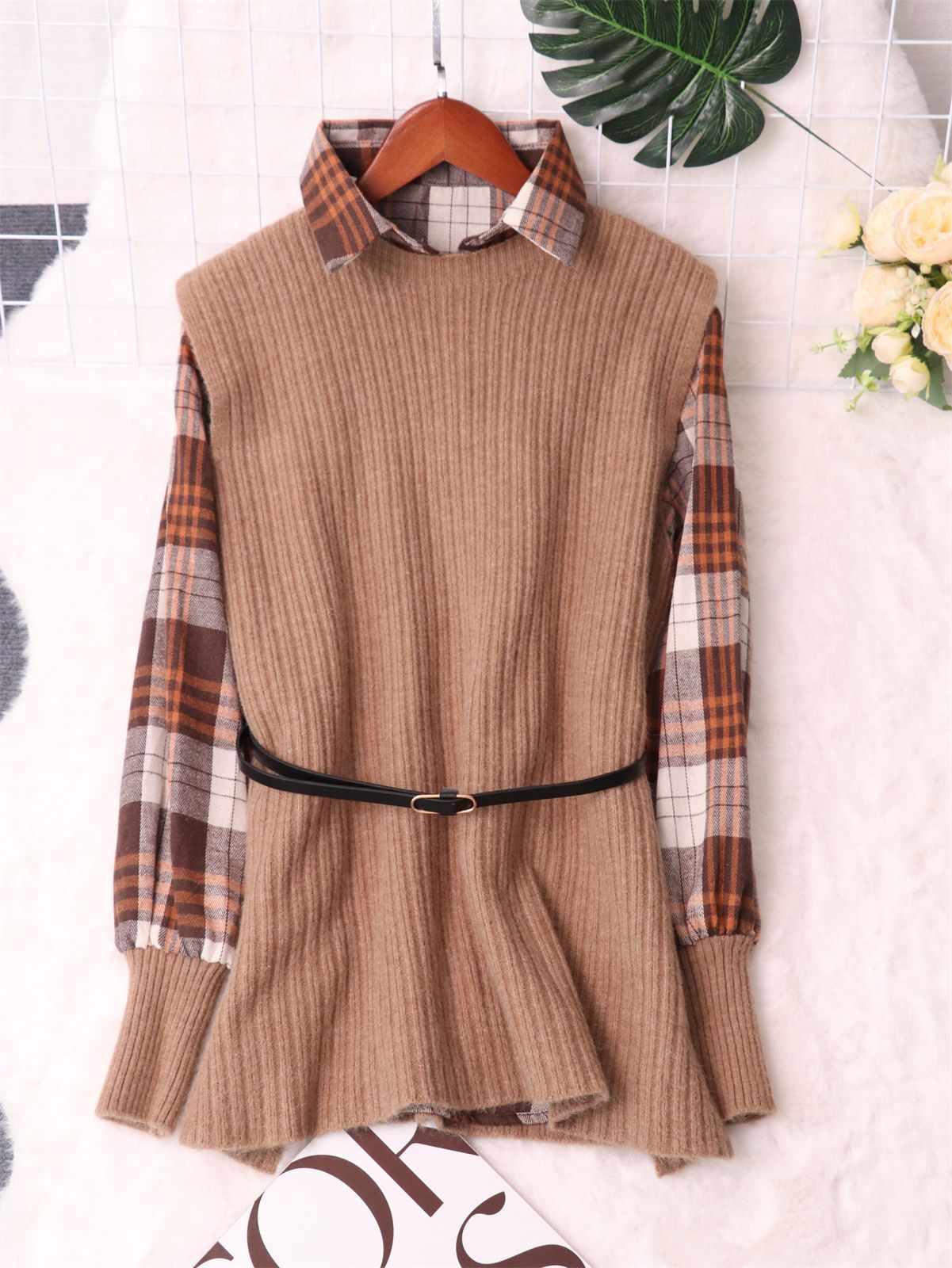 Damen Strickpullover mit Karomuster und elastischem Gürtel