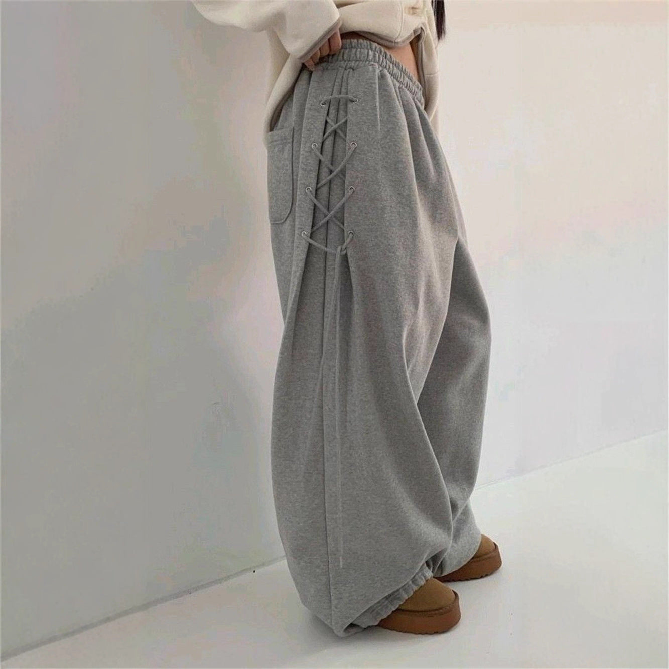 Damen High-Waist-Hose Weite Schnitt mit Schnürdetails Schwarz Eveloria - Eveloria