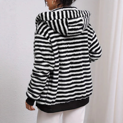 Damen Strickjacke Flauschig Kontraststreifen Eveloria