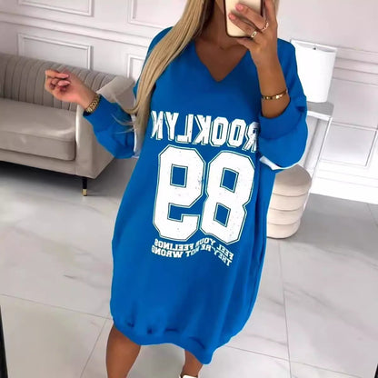 Damen Oversized Kleid mit Grafikdruck V-Ausschnitt Eveloria