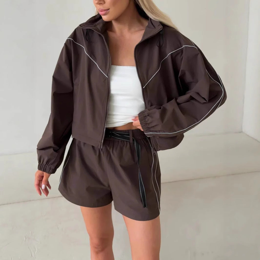 Damen Sportset Jacke Hochkragen Shorts Urban Style