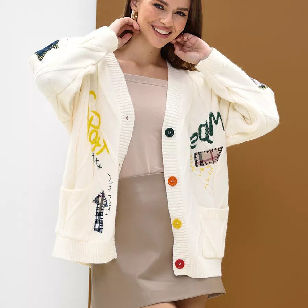 Damen Strickjacke Bunt Applikationen Taschen Eveloria