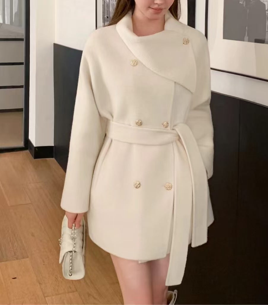 Damen Kurzjacke Asymmetrischer Kragen Goldene Knöpfe Eveloria