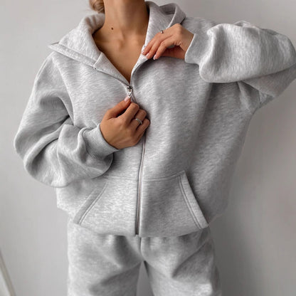 Damen Fleece-Set Kapuzenjacke Hochgeschnittene Hose Eveloria - Eveloria