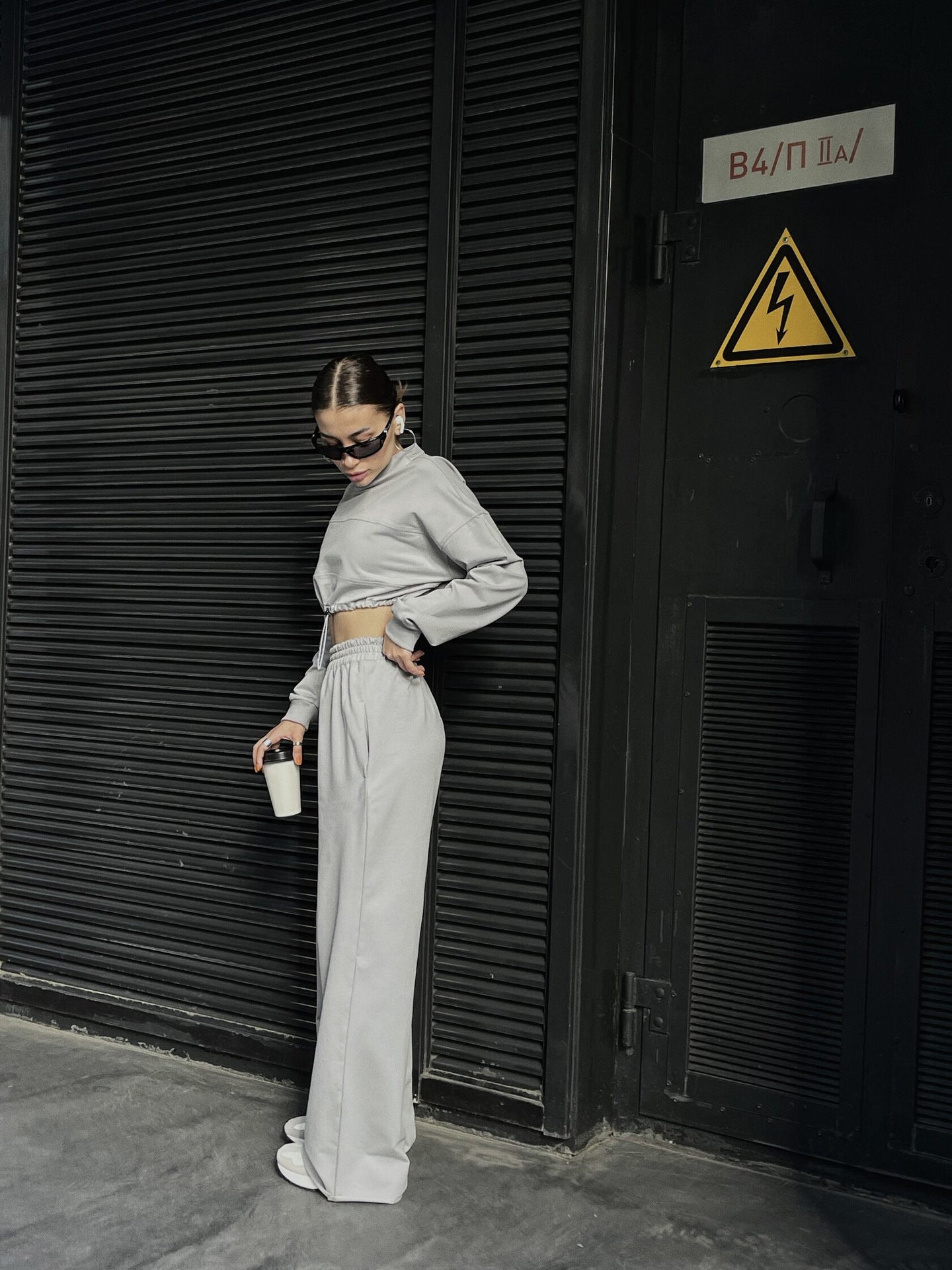 Damen Cropped Sweatshirt Set mit weiter Hose Eveloria