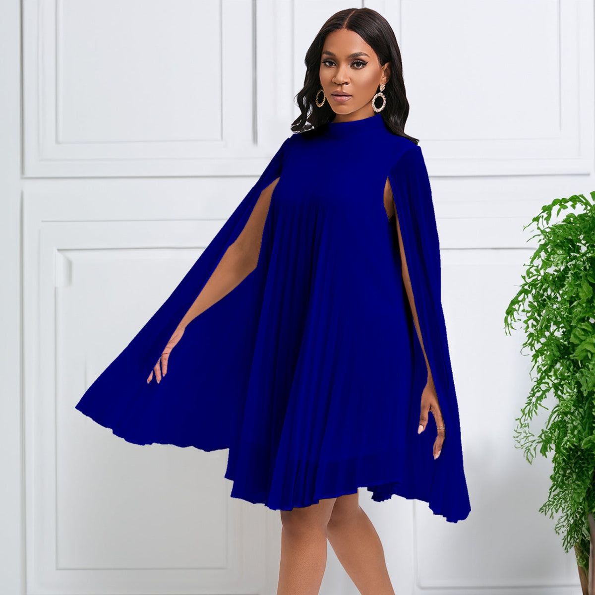 Damen Plisseekleid mit Kapuze und schwingendem Schnitt Eveloria
