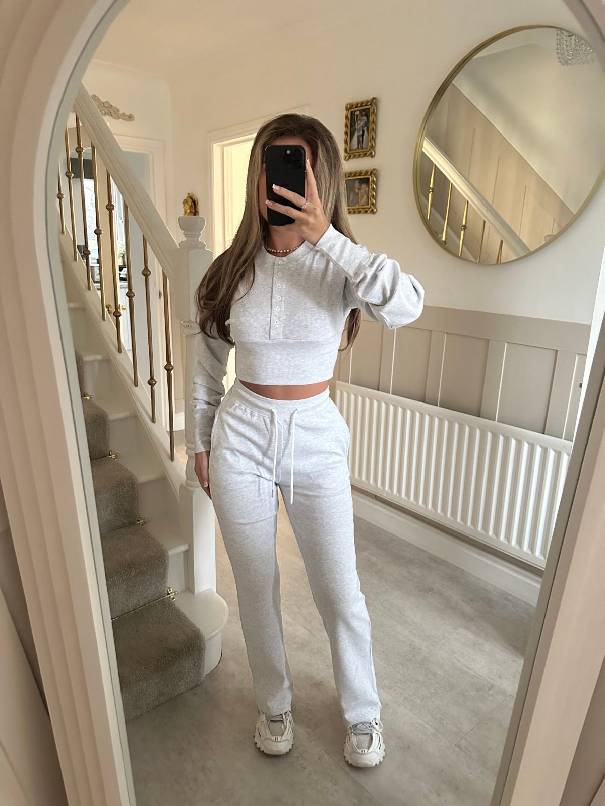 Damen Freizeit-Set Cropped Sweatshirt Jogginghose Beige
