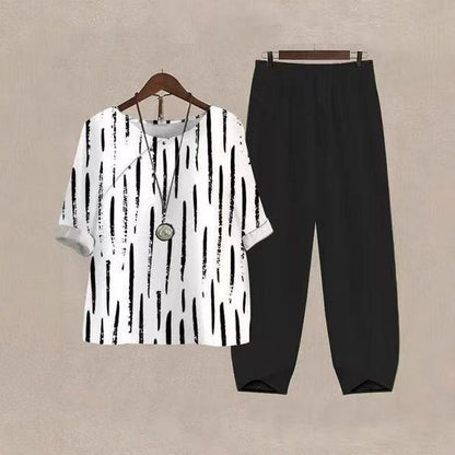 Damen Freizeit Set mit Streifen Oberteil und bequemen Hosen