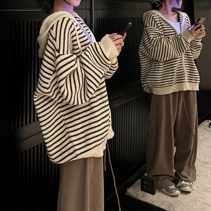Damen Oversized Strickjacke Reißverschluss Kapuze Eveloria