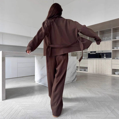 Damen Loungewear-Set mit Jacke und Hose Eveloria Elegantes Design
