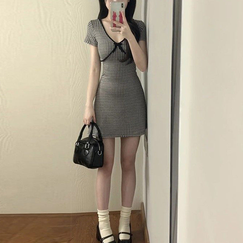 Damen Minikleid Kariert Rüschendetails V-Ausschnitt - Eveloria