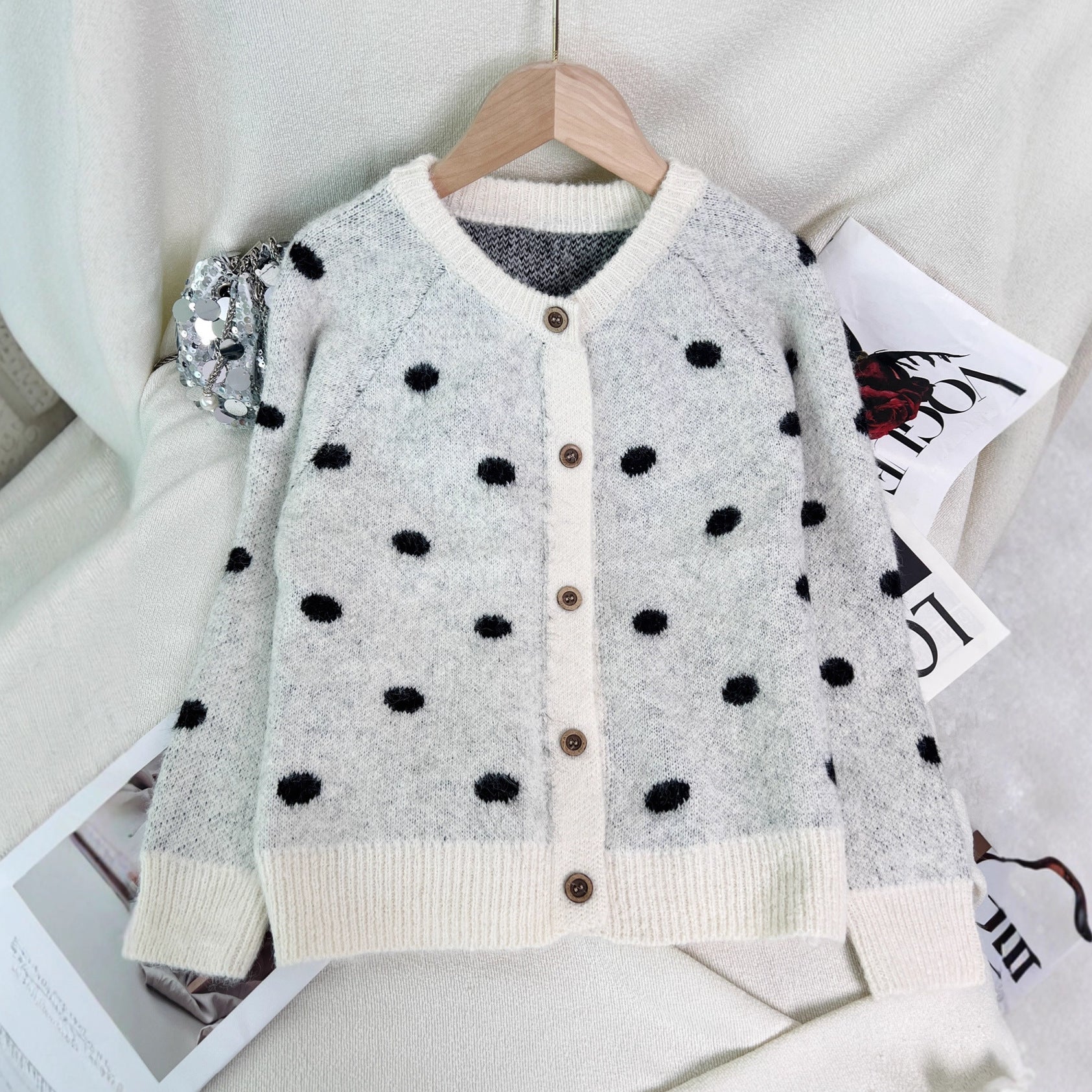 Damen Strickjacke Kuschelig Punkte Eveloria - Eveloria