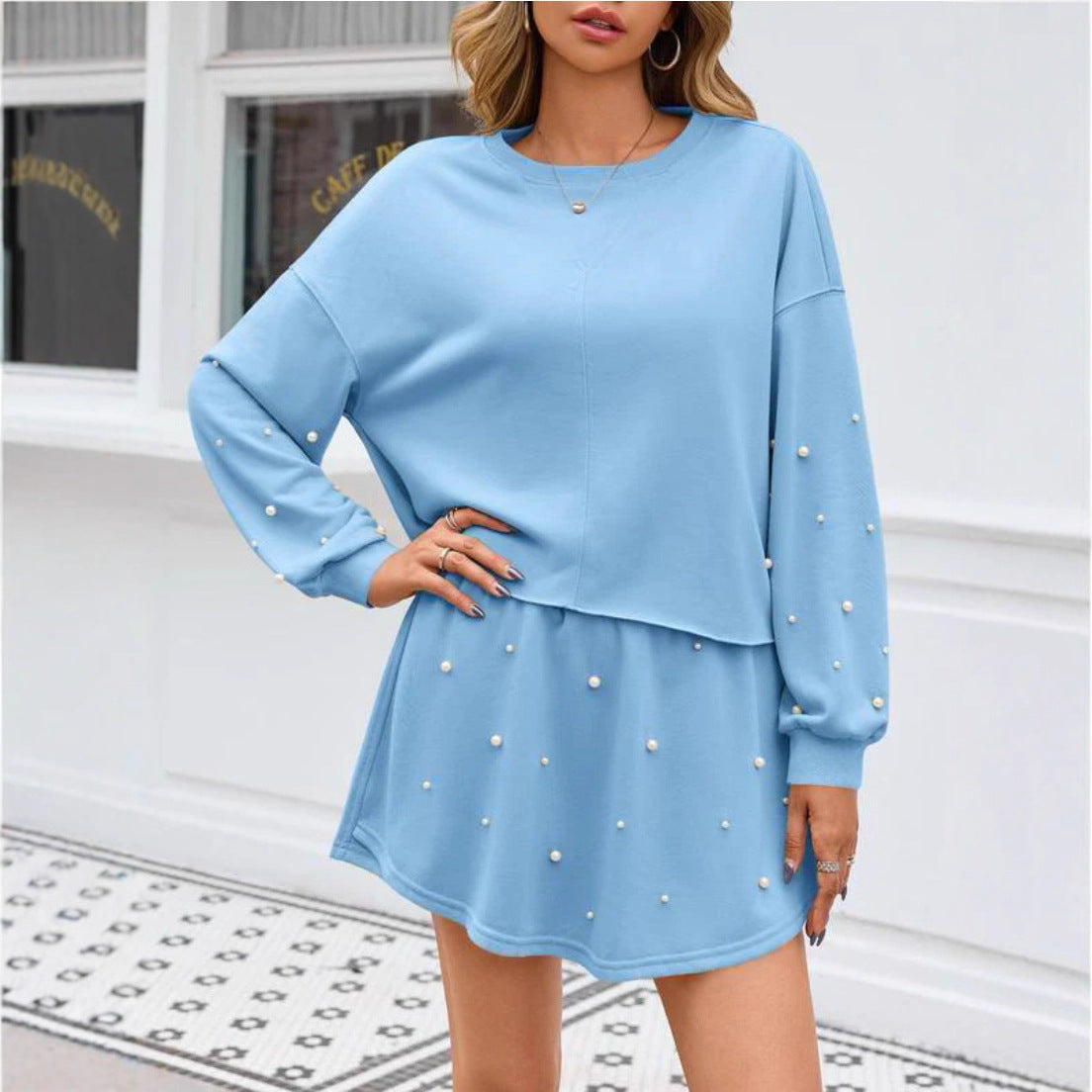 Damen Sweatkleid mit Grübchen Perlen-Applikationen Schwarz Eveloria - Eveloria