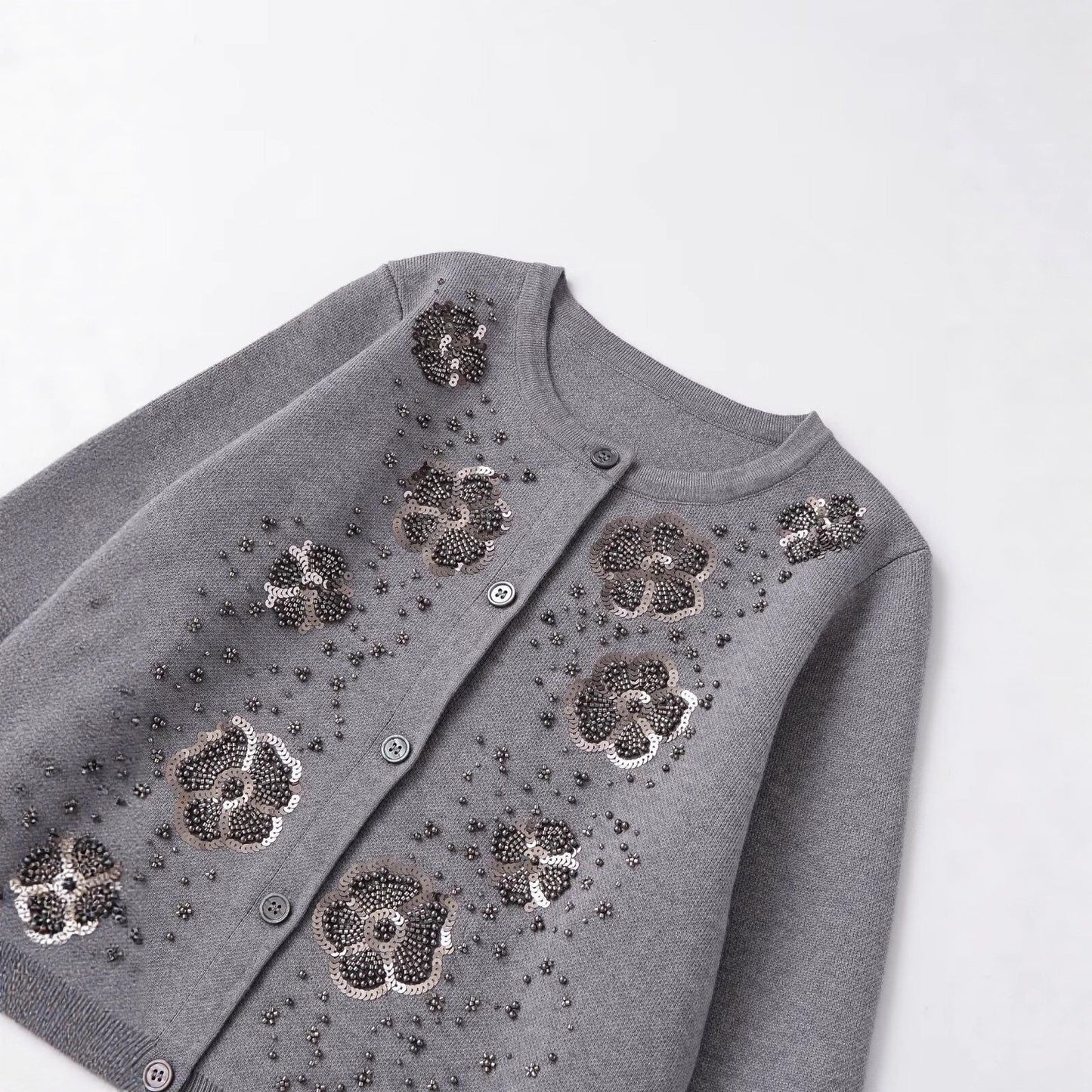 Damen Strickjacke Glitzernde Blüten Details Eveloria