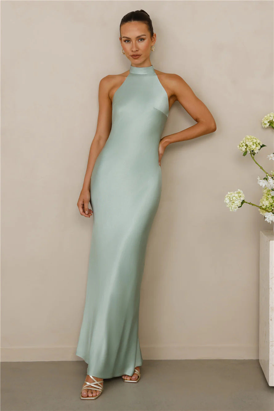 Damen Satin Maxikleid Hochkragen Körpernah Eveloria