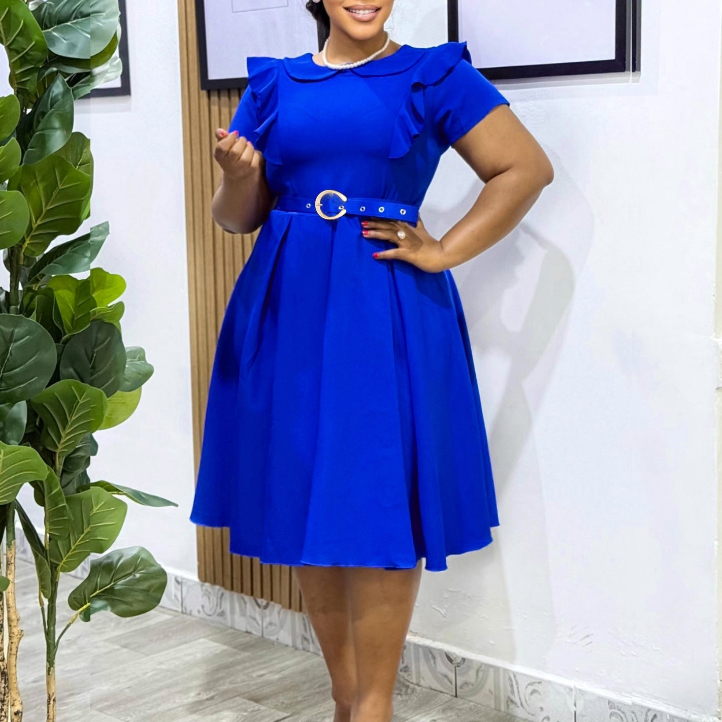 Damen Kleid Rüschendetails Taillierter Gürtel Eveloria