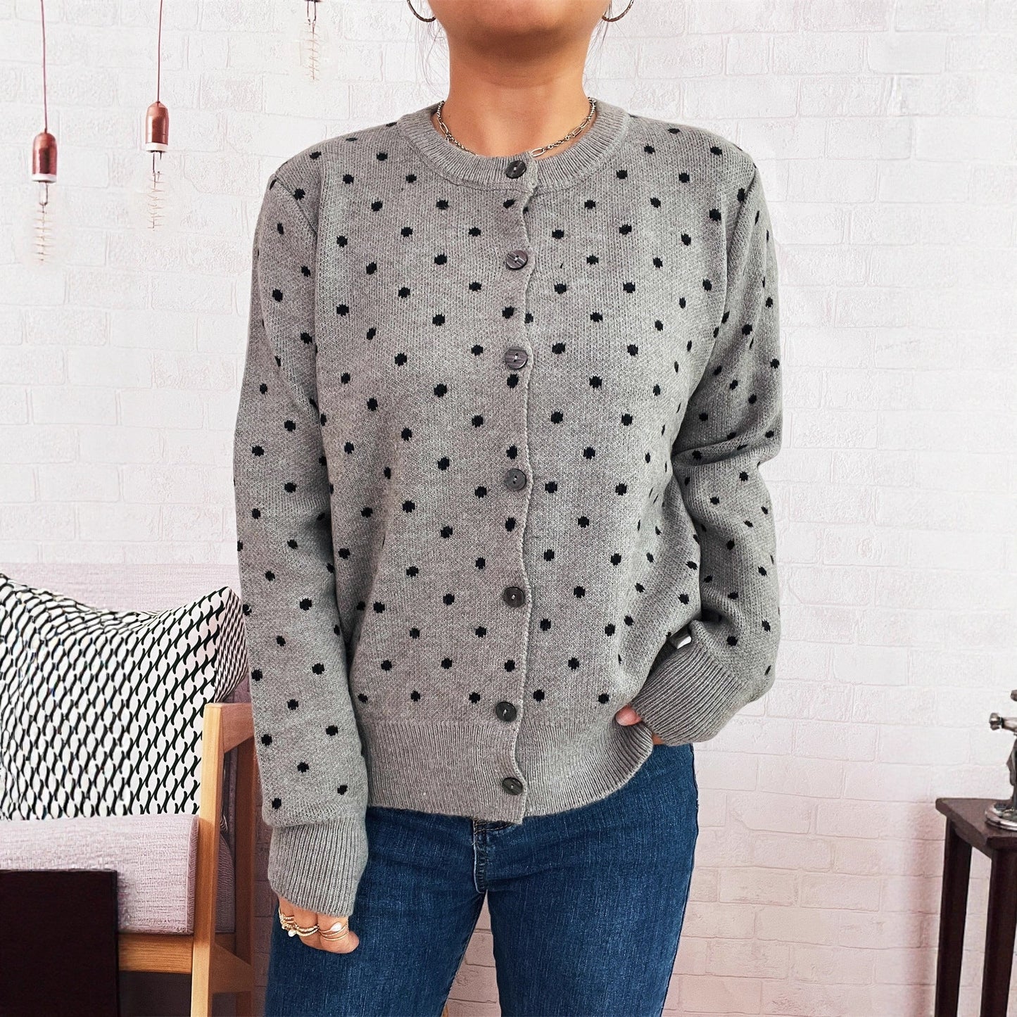 Damen Strickjacke Modern Punkte Knopfleiste Grau