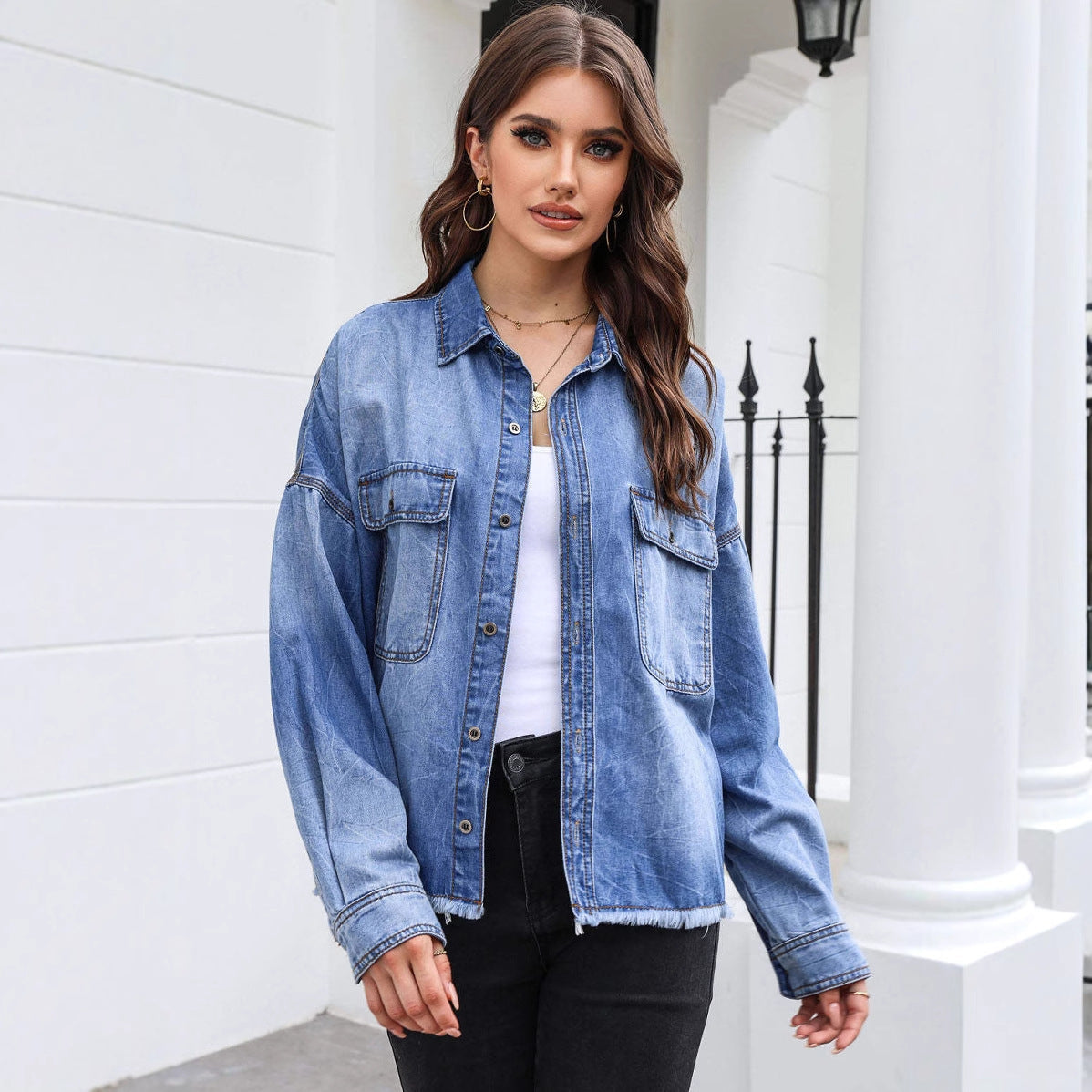 Damen Oversized Jeansjacke Lässig Fransen Detail Eveloria